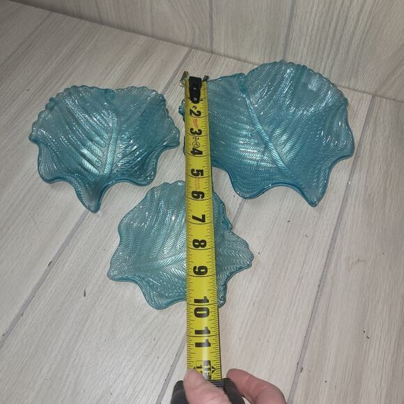 VNTG Set Of 3 Aquamarine Blue Leaf Shaped Glass Bowls Catch All Jewelry Key Dish - Picture 8 of 10